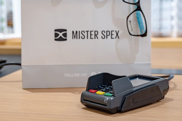 Joined-up-online-and-offline-payments-for-Mister-Spex