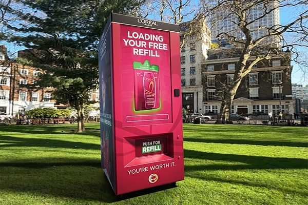 Snapchat L’Oreal AR-powered beauty vending machine